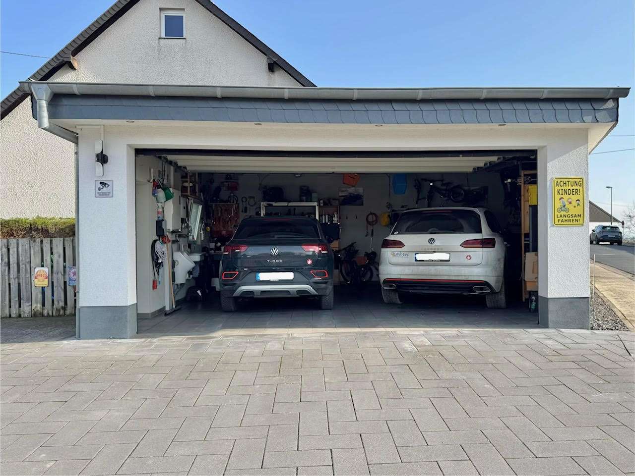 GUTE AUSSTATTUNG, Sommergarten, Erdw&auml;rmepumpe, Doppelgarage, Einbauk&uuml;che u.v.m.